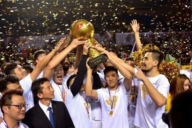 意甲-莱奥助攻特奥破门 AC米兰1-0那不勒斯